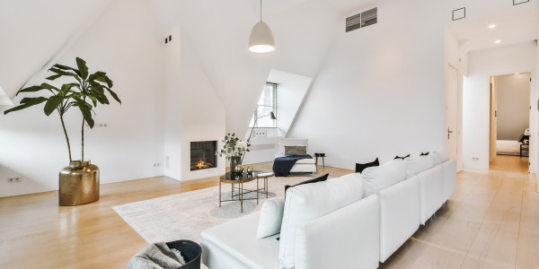 Comprar / Vender Casas Unifamiliares y Chalets en Alcañiz · con Tarima Flotante