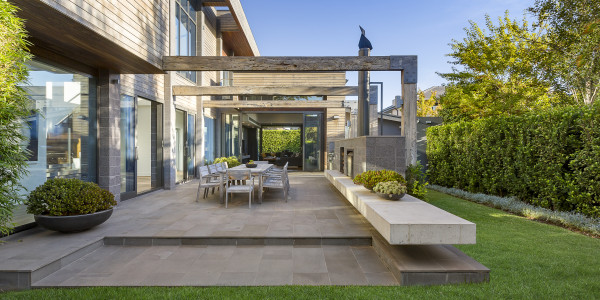 Compraventa de Inmuebles en Sarrión · Chalets